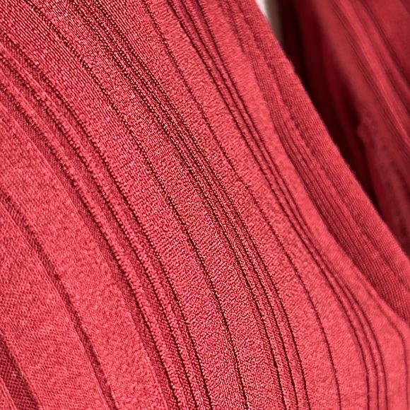 NWT VINCE CAMUTO V-NECK PLUNGE ONE PIECE SWIMSUIT W REMOVABLE BELT SZ 10 SANGRIA - Picture 5 of 8